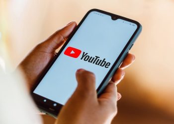 YouTube te dejará buscar canciones con solo tararearlas