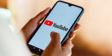 YouTube te dejará buscar canciones con solo tararearlas