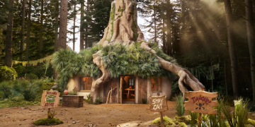 ¡Vive como un ogro en la casa de Shrek! Airbnb te lo hace posible