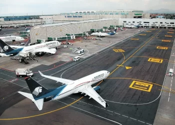 ¿Y mi vuelo? AICM reducirá operaciones en un 20% por saturación