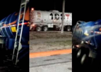 Grupo delictivo ataca pipas y obliga a choferes a tirar combustible en Tamaulipas