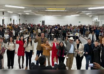 Posada Navideña unifica a más de 800 militantes del PRI-PAN-PRD