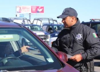 Hasta 2 mil 500 vehículos diarios pasan por la caseta de Villa Ahumada en estas fechas