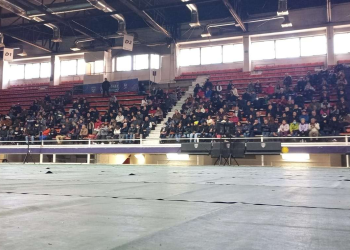 Mega audiencia con casi 4 mil 500 víctimas del fraude de ARAS en el gimnasio Rodrigo M. Quevedo