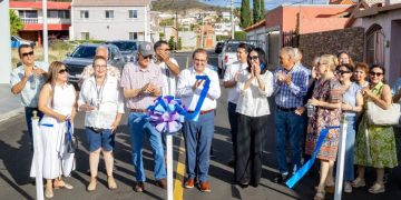 Inaugura alcalde Salvador Calderón pavimentación de la calle Antiguo Camino a Matamoros