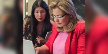 Jazmín Terrazas aparece como nueva asistente de Maru Campos