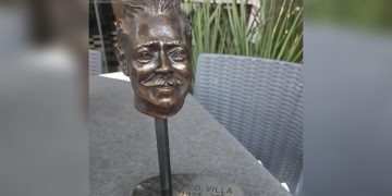 Regalará Alfredo Lozoya una de las 100 exclusivas réplicas de la tumba del General Francisco Villa