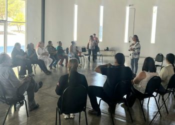 Imparten taller psicosocial a familias de personas desaparecidas en Parral