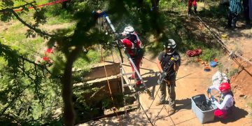 Inspeccionan tiro de mina en Rancho Cabadeña en busca de personas desaparecidas