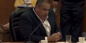 Alfredo Lozoya demanda recursos para rehabilitación de carreteras en Chihuahua