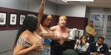 Chocan activistas ŧrąns y grupos profamilia en el Congreso del Estado
